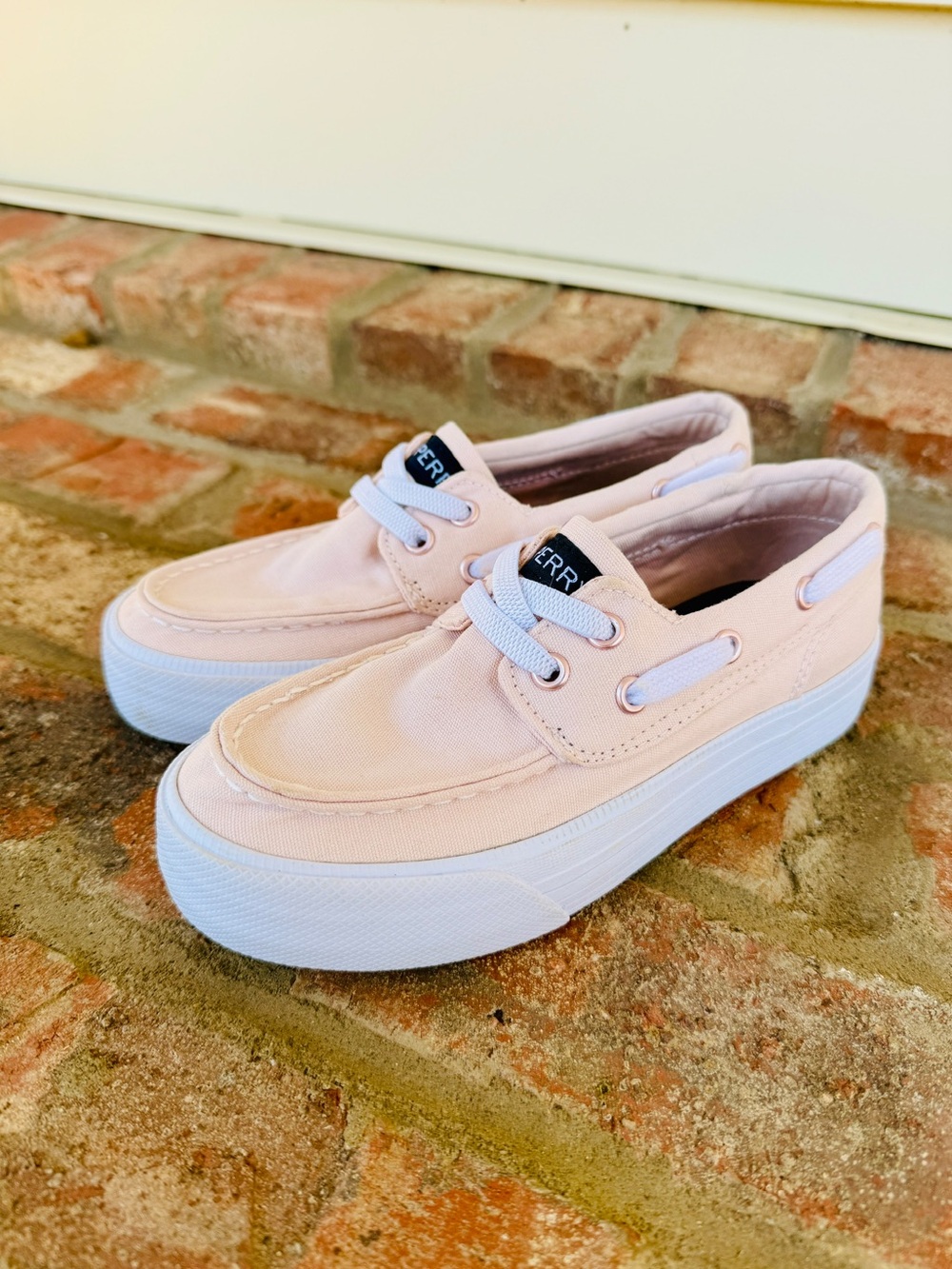 NWOT Sperry Kids Cream Canvas Slip-On Sneakers